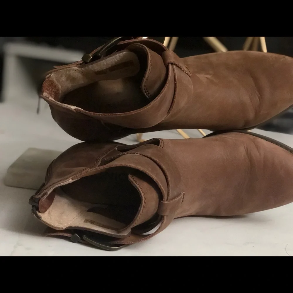 Vionic “The Rory” Ankle Booties - Picture 5 of 5